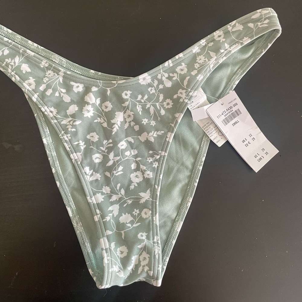 Abercrombie & Fitch high leg cheeky Nikki bottoms NEW